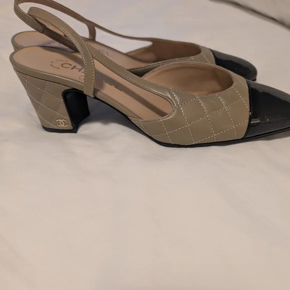 CHANEL Two-Tone Quilted Slingback Heels - Picture 7 of 8